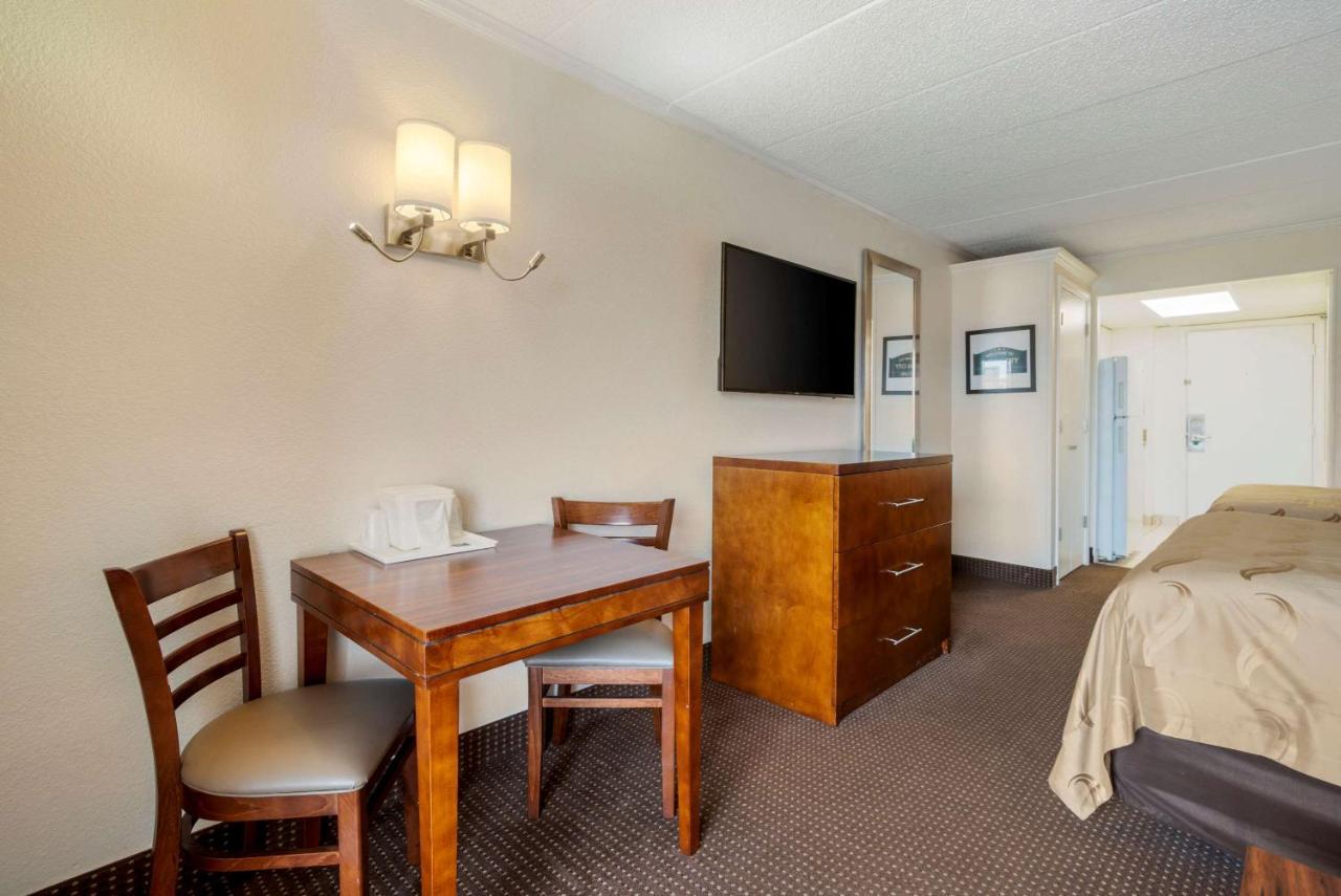 Quality Inn & Suites Oceanblock オーシャン・シティ エクステリア 写真