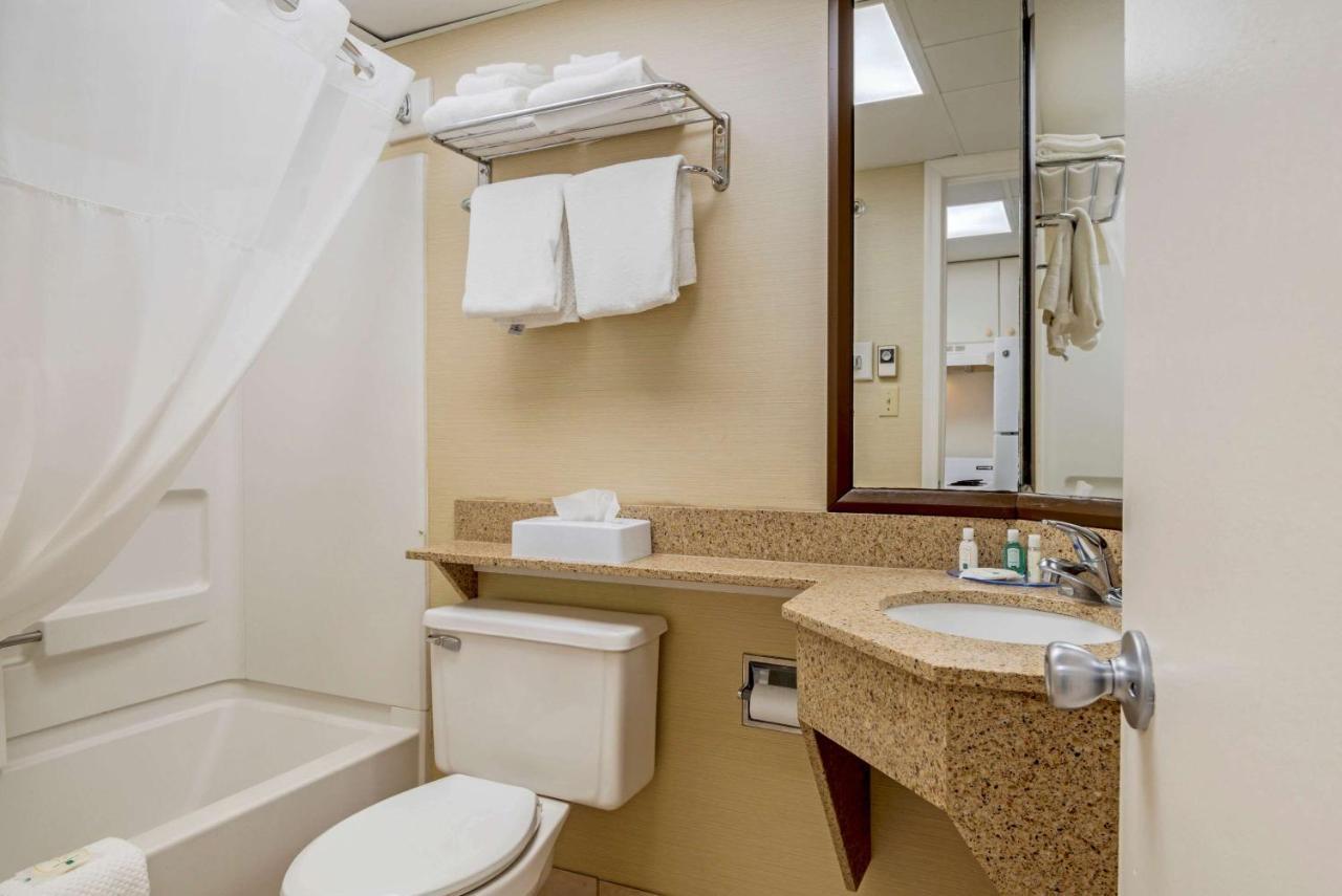 Quality Inn & Suites Oceanblock オーシャン・シティ エクステリア 写真